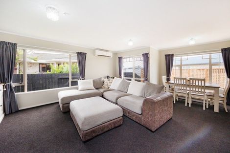 Photo of property in 47 Dalfield Place, Highbury, Palmerston North, 4412