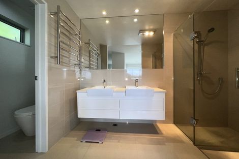 Photo of property in 17a Wyoming Avenue, Murrays Bay, Auckland, 0630