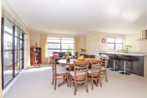 Photo of property in 8 Medallion Court, Kelvin Grove, Palmerston North, 4414