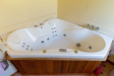 Photo of property in 14 Admiralty Place, Waikawa, Picton, 7220