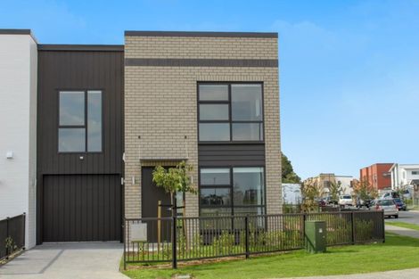 Photo of property in 18 Orford Lane, Takanini, 2112