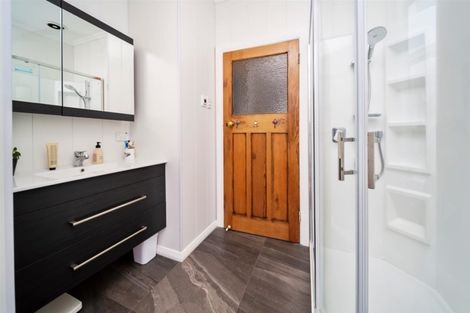 Photo of property in 12 Vogel Street, Hawera, 4610