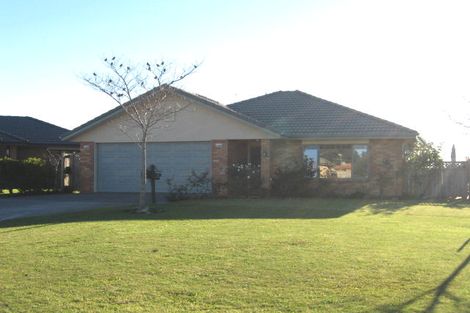 Photo of property in 7 Kimptonfields Court, Wattle Downs, Auckland, 2103