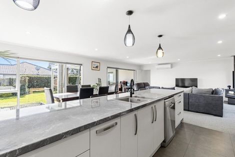Photo of property in 17 Redwood Crescent, Hurdon, New Plymouth, 4310