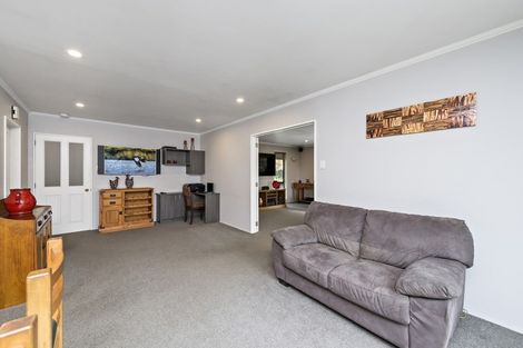 Photo of property in 11 Rickton Place, Rangiora, 7400