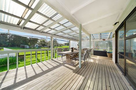 Photo of property in 182 Boord Crescent, Kumeu, 0891
