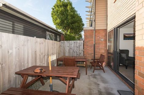 Photo of property in 1/82 Packe Street, Edgeware, Christchurch, 8013