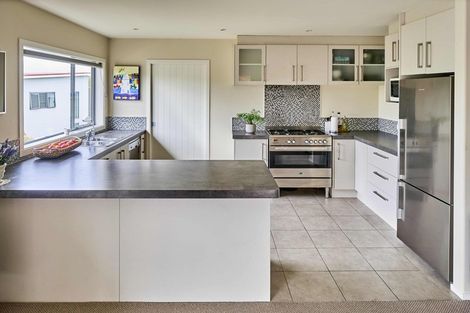 Photo of property in 4 Sunflower Close, Camborne, Porirua, 5026