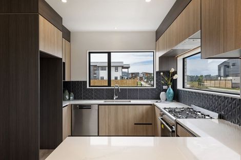 Photo of property in 17 Ocean Breeze Avenue, Hobsonville, Auckland, 0616