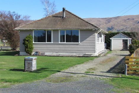 Photo of property in 1 West Street, Middlemarch, 9597