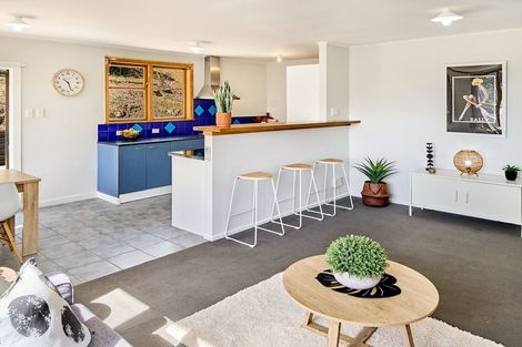 Photo of property in 198 Sievers Grove, Cannons Creek, Porirua, 5024