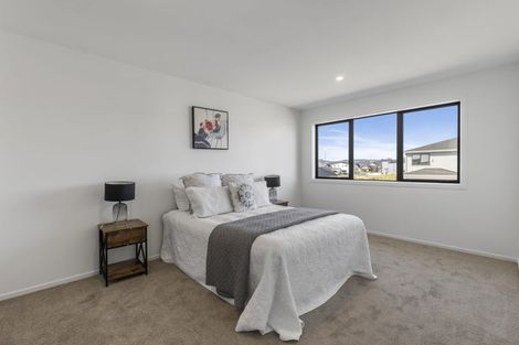 Photo of property in 24 Woven Place, Karaka, Papakura, 2113