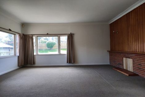 Photo of property in 42 Archibald Road, Kelston, Auckland, 0602