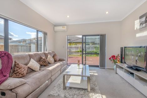 Photo of property in 14 Aster Place, Flat Bush, Auckland, 2019