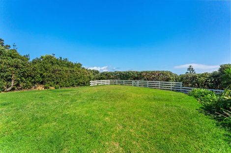 Photo of property in 73 Waitea Road, Muriwai, Waimauku, 0881