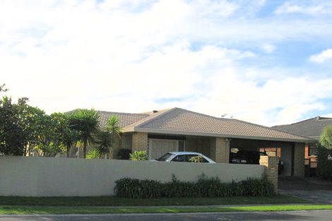 Photo of property in 195 Lakeside Drive, Orewa, 0931