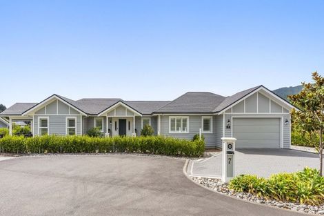Photo of property in 7 Lamont Place, Waikanae, 5036