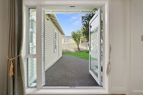 Photo of property in 70 Para Street, Miramar, Wellington, 6022