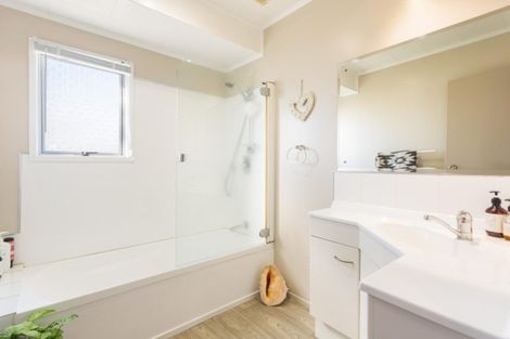 Photo of property in 1097 Papamoa Beach Road, Papamoa Beach, Papamoa, 3118