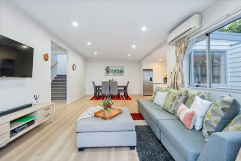 Photo of property in 9 Cityview Place, Massey, Auckland, 0614