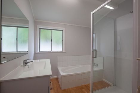 Photo of property in 9 Tracey Terrace, Te Atatu South, Auckland, 0602