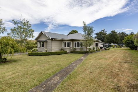 Photo of property in 16 Abbotsford Road, Waipawa, 4210