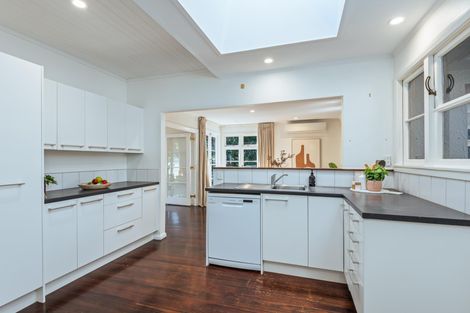 Photo of property in 162 Victoria Avenue, Hokowhitu, Palmerston North, 4410