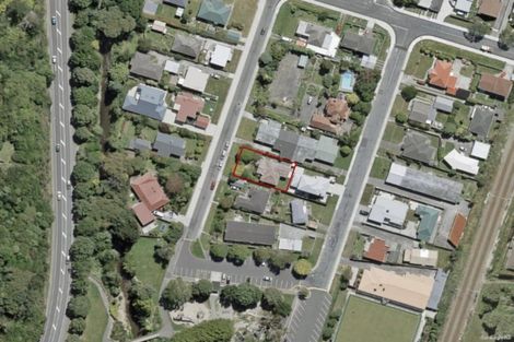 Photo of property in 9 Luckie Street, Tawa, Wellington, 5028