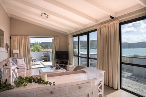 Photo of property in 14 Logan Nicks Place, Whangaruru, Russell, 0184