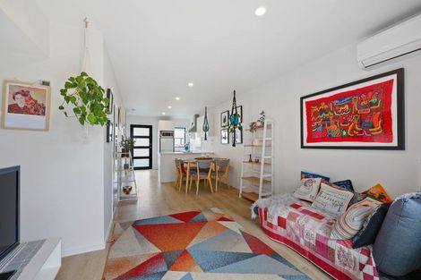 Photo of property in 3/6 South Pacific Place, Henderson, Auckland, 0612