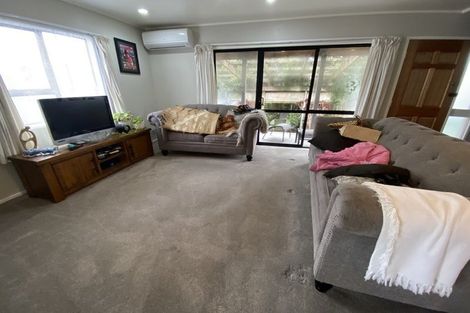 Photo of property in 56 De Quincey Terrace, Highland Park, Auckland, 2010