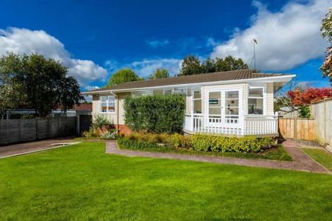 Photo of property in 52 Normanton Street, Glenfield, Auckland, 0629