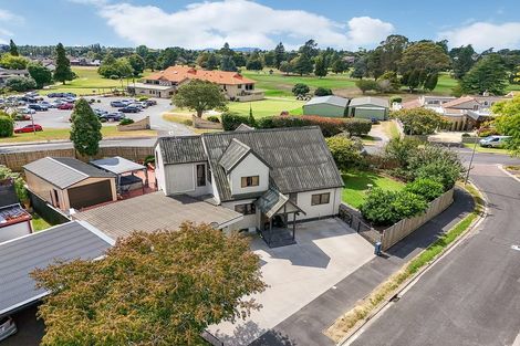 Photo of property in 2 Golf Grove, St Andrews, Hamilton, 3200