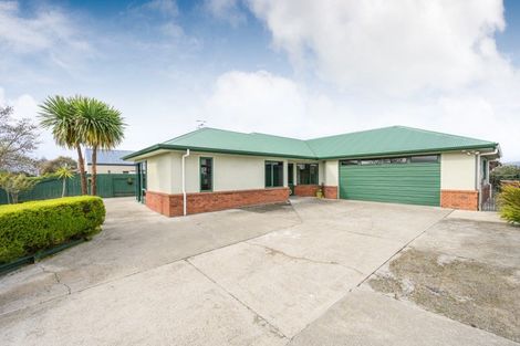 Photo of property in 8 Fernlea Avenue, Kelvin Grove, Palmerston North, 4414