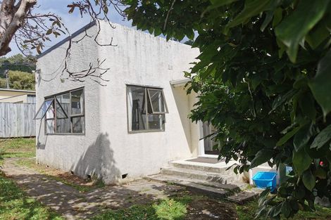 Photo of property in 42 Kamahi Street, Stokes Valley, Lower Hutt, 5019