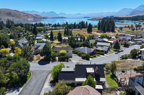 Photo of property in 4 Hamilton Drive, Lake Tekapo, 7999
