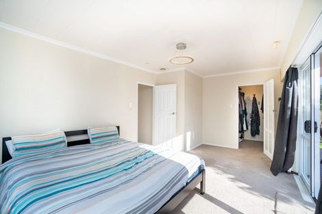 Photo of property in 4 Wikiriwhi Crescent, Awapuni, Palmerston North, 4412