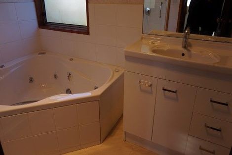 Photo of property in 7 Banff Place, Avonhead, Christchurch, 8042