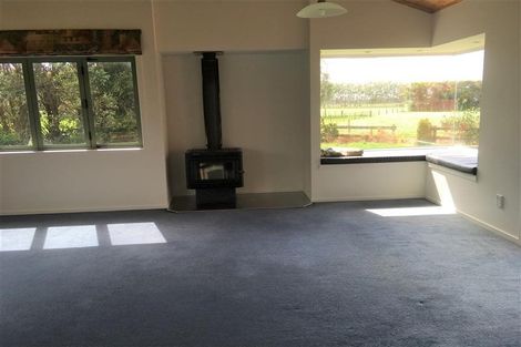 Photo of property in 1373 Devon Road, Brixton, Waitara, 4382