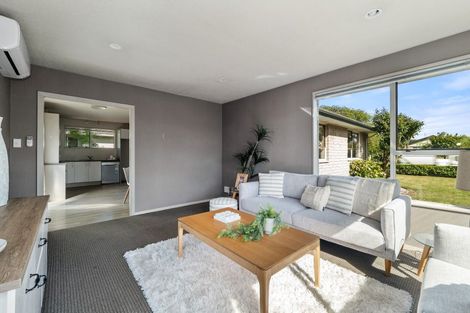 Photo of property in 62 Oakley Crescent, Hornby, Christchurch, 8042