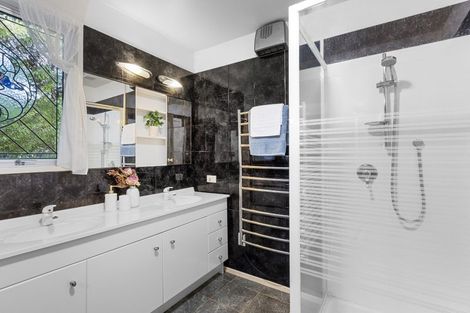 Photo of property in 214 Dyers Pass Road, Cashmere, Christchurch, 8022