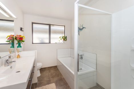 Photo of property in 74 Isabella Drive, Pukekohe, 2120