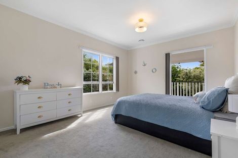 Photo of property in 3 Laingrange Place, Laingholm, Auckland, 0604