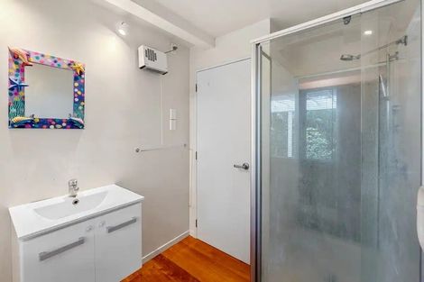 Photo of property in 209 Motutara Road, Muriwai, Waimauku, 0881