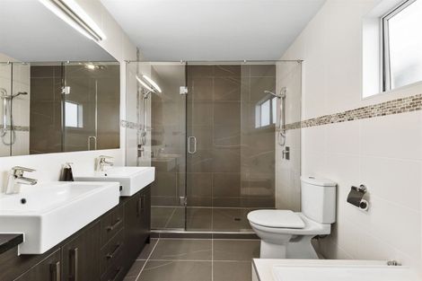 Photo of property in 51 Fairview Avenue, Fairview Heights, Auckland, 0632