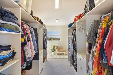 Photo of property in 33 Veale Road, Frankleigh Park, New Plymouth, 4371