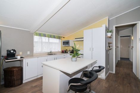 Photo of property in 30 Tiller Close, Kelvin Grove, Palmerston North, 4414