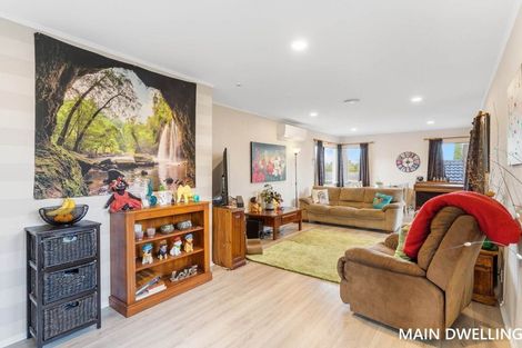 Photo of property in 165 Bradbury Road, Botany Downs, Auckland, 2010