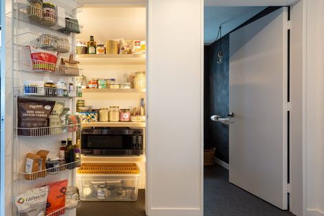 Photo of property in 394 The Esplanade, Island Bay, Wellington, 6023