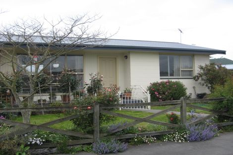 Photo of property in 1/4 Valerie Place, Redwood, Christchurch, 8051
